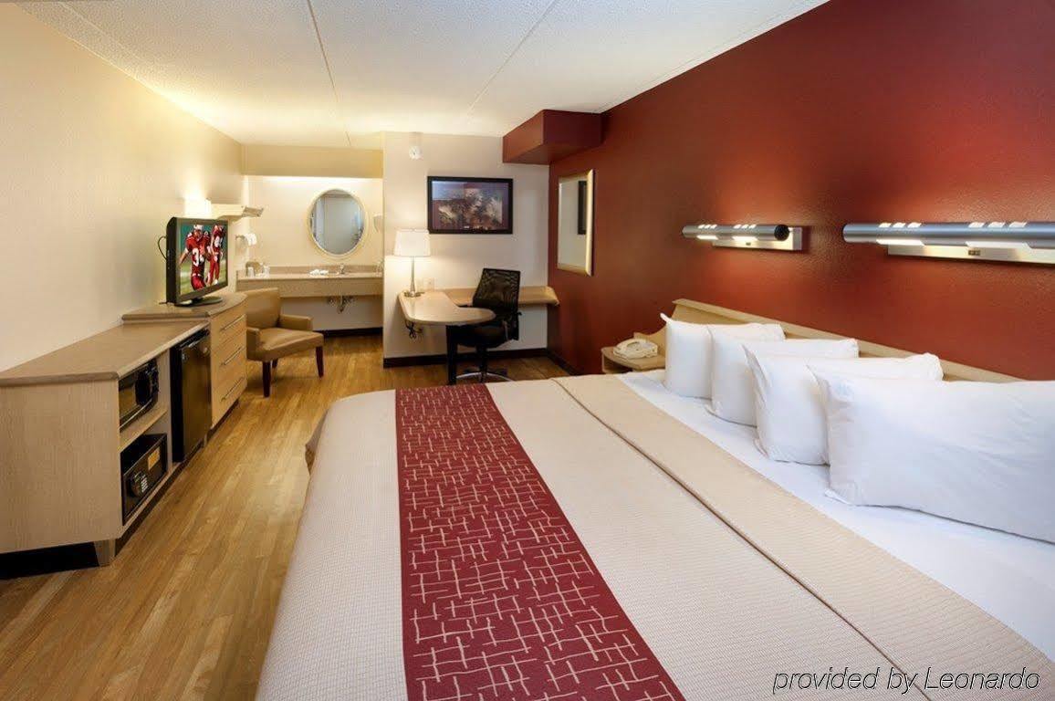 Red Roof Inn Louisville Fair And Expo Esterno foto
